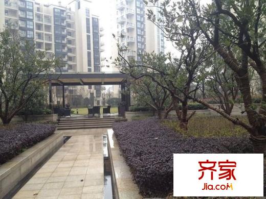 聯(lián)合格里外景圖