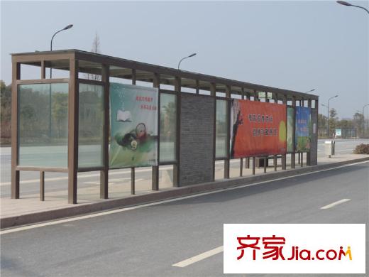 廣和美地蘭庭附近的快速公交車站