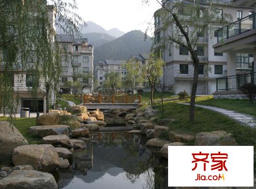 綠野春天翠谷幽蘭疊墅實(shí)景（2010.08）