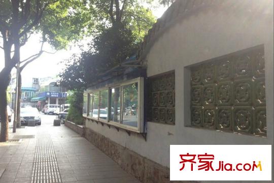 萬盛商貿(mào)城公寓周邊的公園