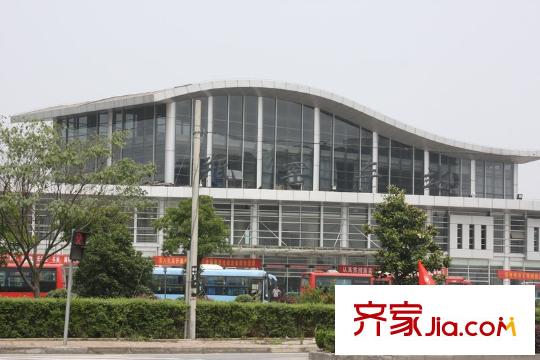 信達柳郡往東50米的瓶窯車站