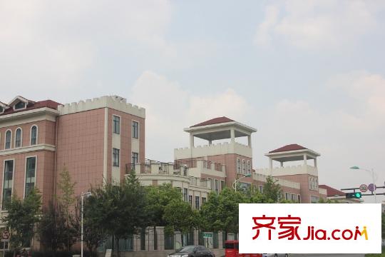 恒滕瀾山公館周邊街道