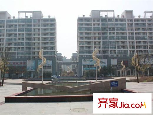 平瑞瑞和園附近的廣場(chǎng)