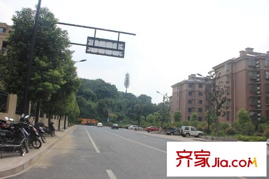 恒滕瀾山公館周邊街道