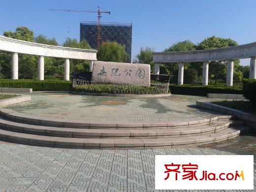 運河玲瓏香榭南苑附近的世紀公園