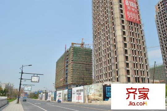 郡原藍(lán)湖國(guó)際項(xiàng)目實(shí)景（2015-4-1）