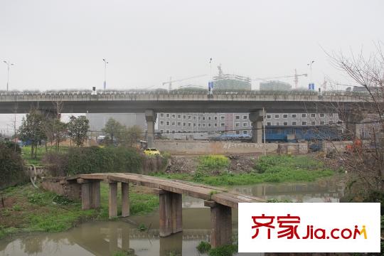 瑞麒時(shí)代旁邊的河景