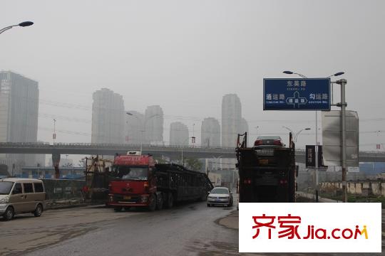 瑞麒時(shí)代周邊馬路