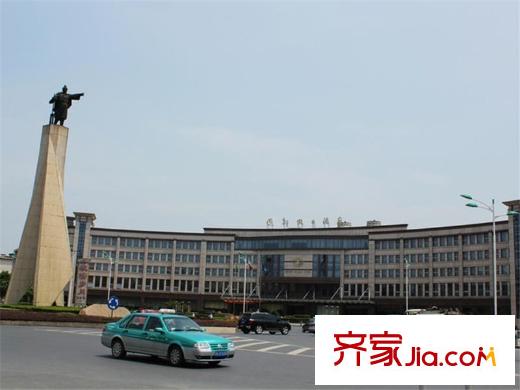 世茂西西湖附近的廣場