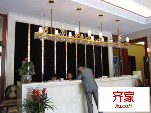 恒厚陽(yáng)光城售樓處前臺(tái)（2013-4）