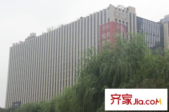 華鼎君臨天平方米附近的商業(yè)