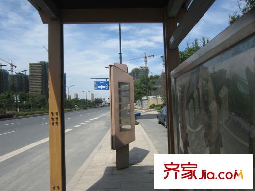 綠城蓮園附近還未啟用的公交站牌