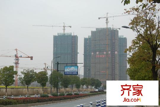 合景瑜翠園樓棟外立面（2015.3）