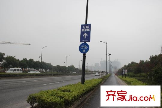 萬科良渚文化村未來城旁邊的道路