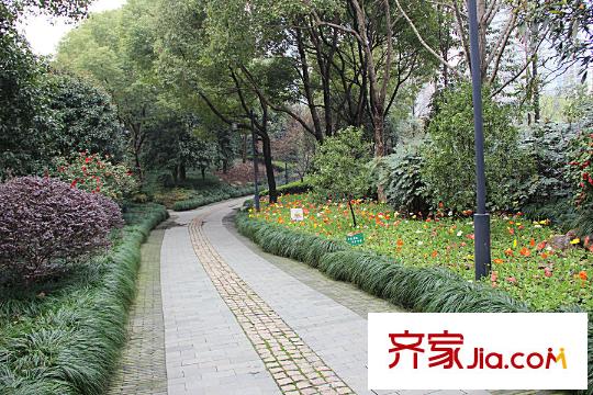 理想康城一品零距離的水景公園