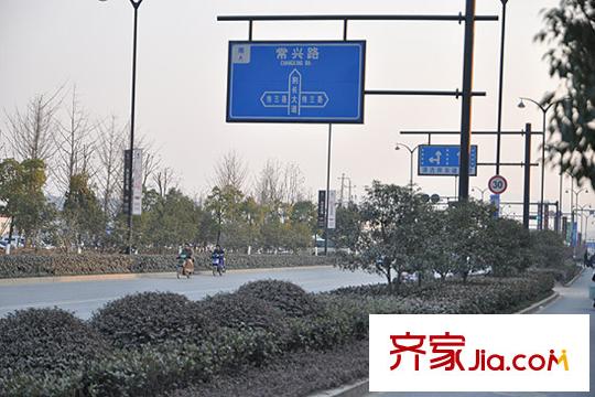 西溪君廬樓盤旁邊的荊長大道
