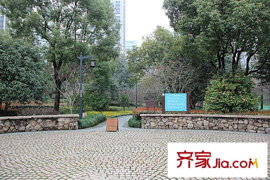 理想康城一品零距離的水景公園