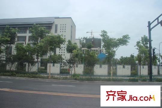大家運(yùn)河之星對(duì)面幼兒園