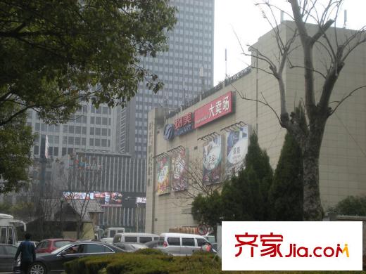 萬豪國際項(xiàng)目周邊物美大賣場(chǎng)