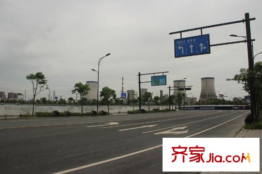 大家運(yùn)河之星旁邊的道路
