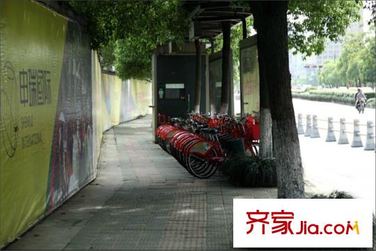 融信藍孔雀公共自行車