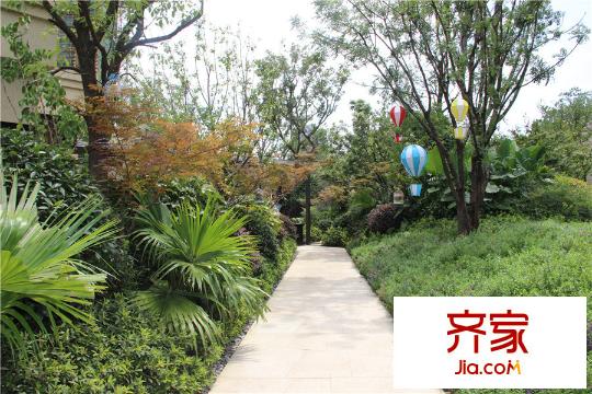 龍湖旭輝春江悅茗售樓處實(shí)景（2015.7.30）