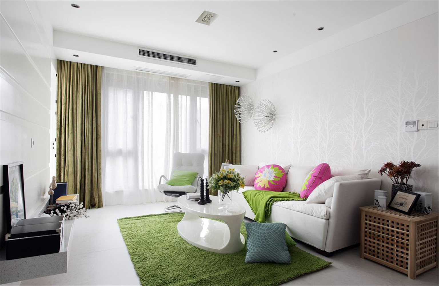 简约风格,15-20万装修,二居室装修,90平米装修,客厅,沙发背景墙,白色,绿色,地毯