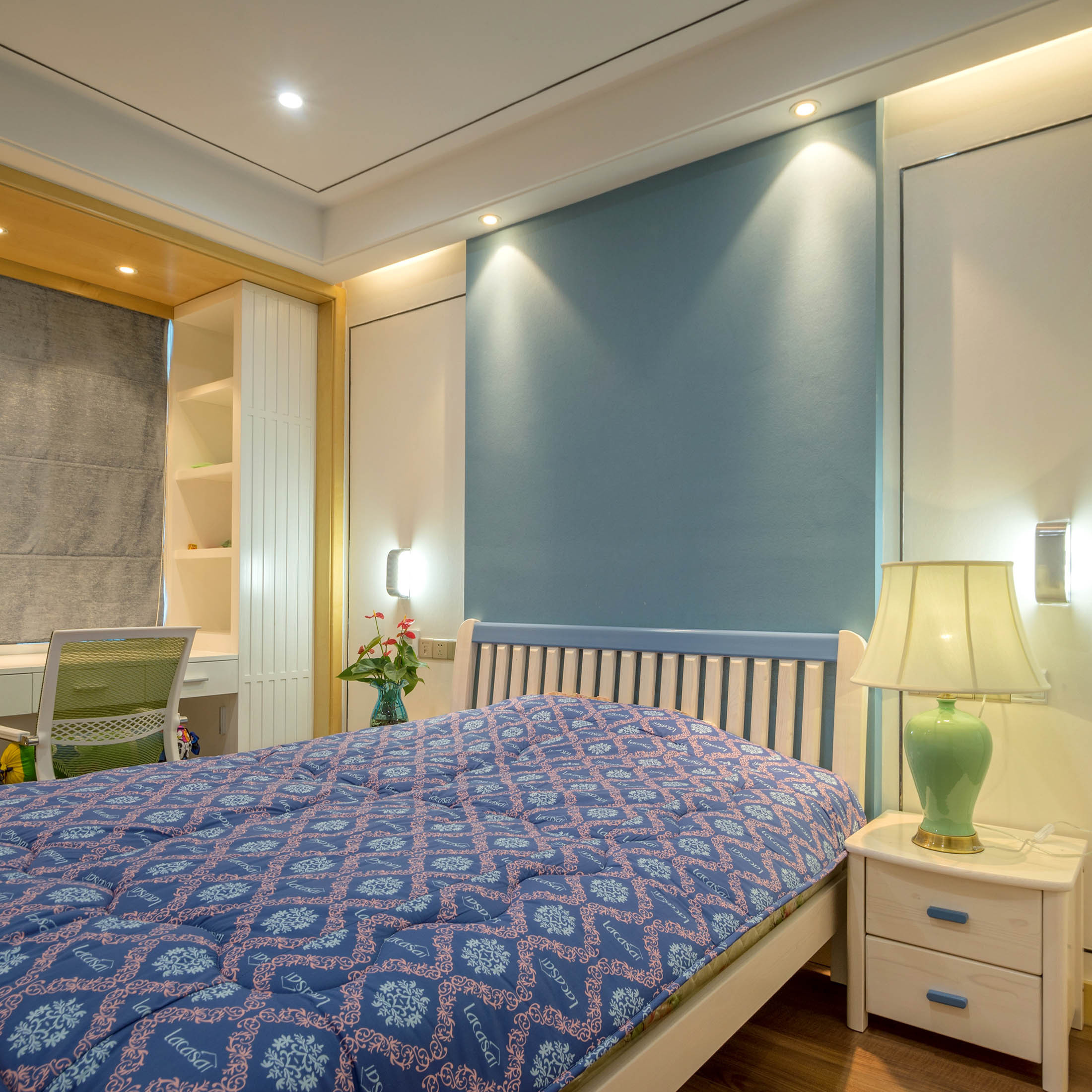 中式风格,三居室装修,20万以上装修,140平米以上装修,公寓装修,卧室,卧室背景墙,蓝色,床上用品