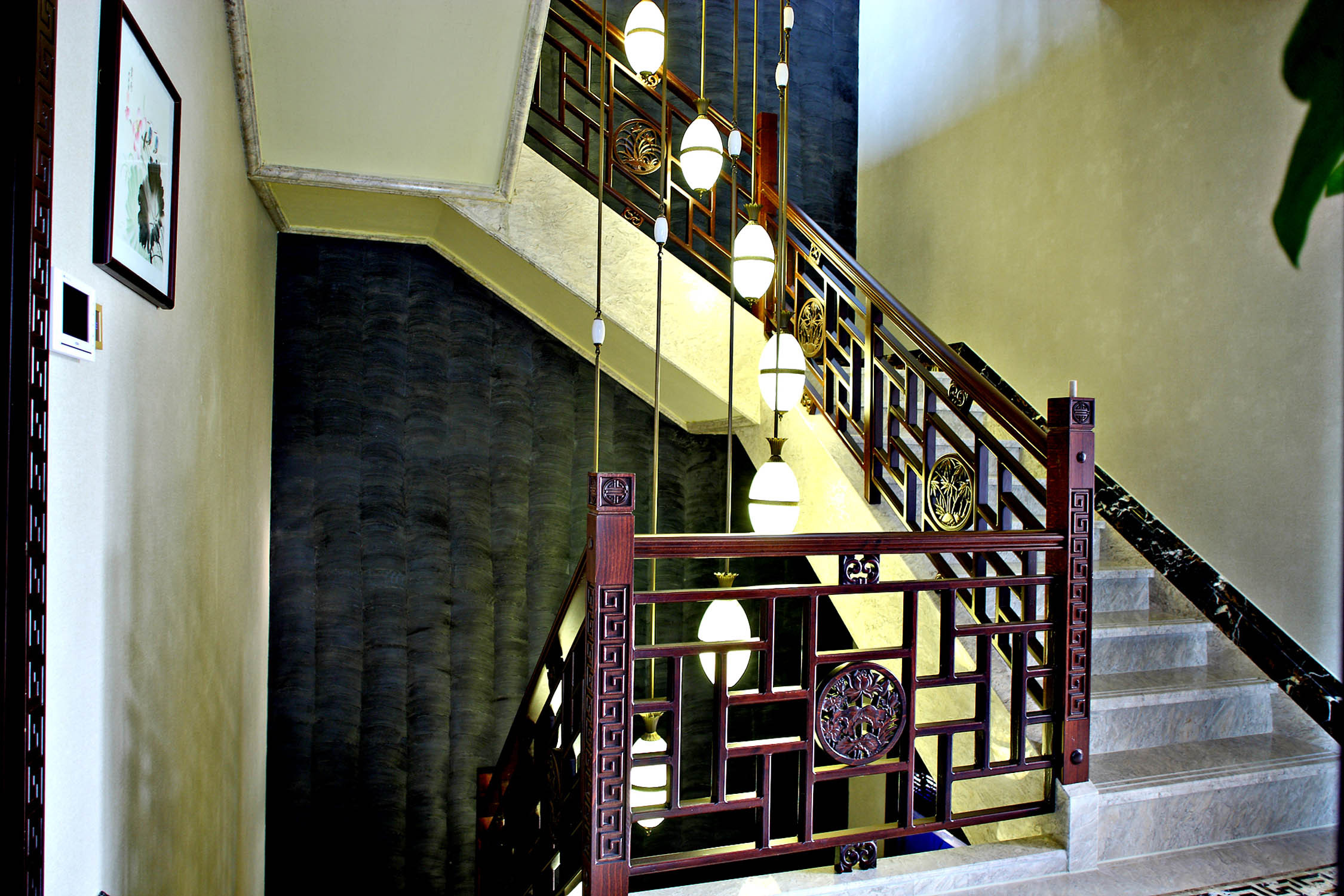 中式风格,四房装修,别墅装修,140平米以上装修,20万以上装修,阁楼,灯具,楼梯,暖色调