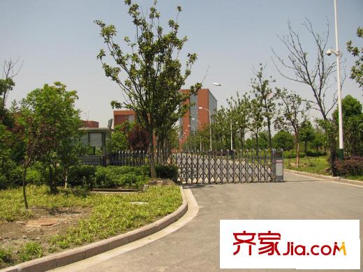 同濟(jì)家園向西約100米牧校