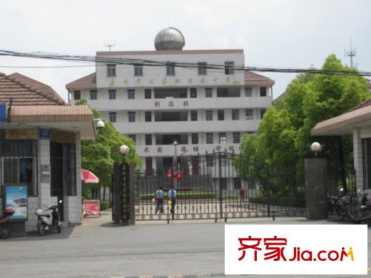 城市之光向南約500米泰州田家炳實驗中學