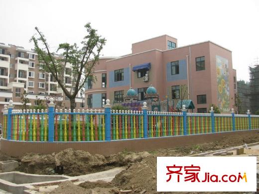 水岸豪庭小區(qū)內部配套幼兒園