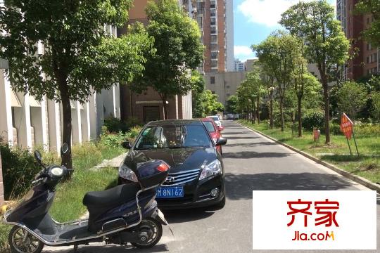 城市公館小區(qū)內(nèi)部（2015-9-9）