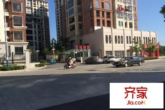 宏博錦園小區(qū)入口（2015.9.9）