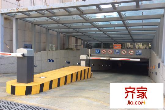 宏博錦園小區(qū)停車場(chǎng)（2015.9.9）