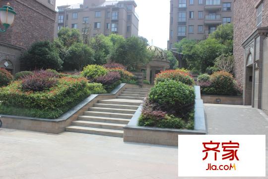 東方巴黎城小區(qū)景觀（2015.9.2）