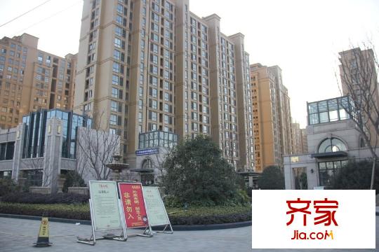 美好易居城小區(qū)東門（2014.12.17）