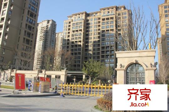 美好易居城小區(qū)南門（2014.12.17）