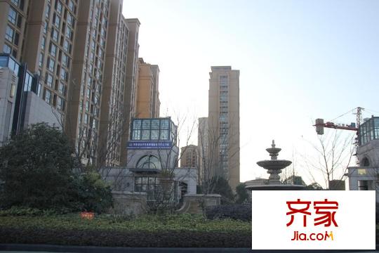 美好易居城小區(qū)東門（2014.12.17）