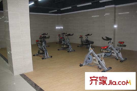 美好易居城健身器材