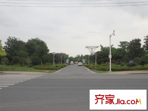 深業(yè)?上林苑周邊配套圓博園西門