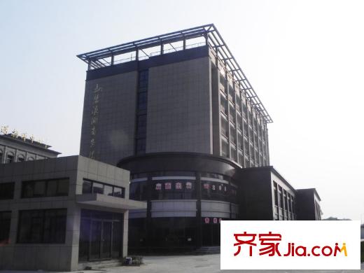鑫森廣場西側(cè)50米的碧浪湖商務(wù)樓