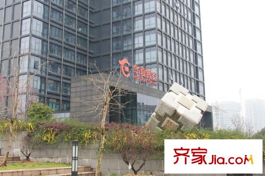 龍溪翡翠西側(cè)距離600米的華夏銀行