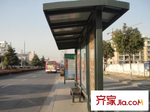 華發(fā)雅苑府南三區(qū)站臺（大門）