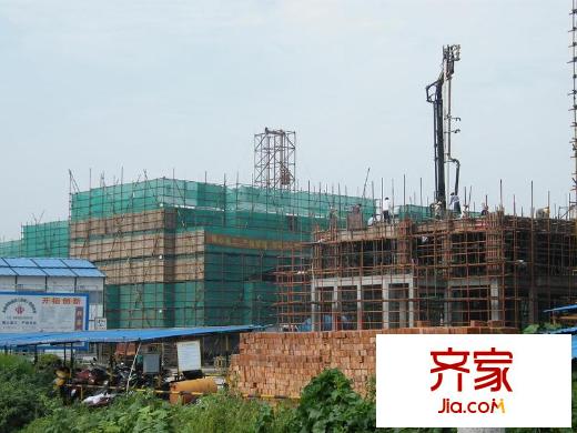 力寶翡翠花園施工現(xiàn)場(chǎng)