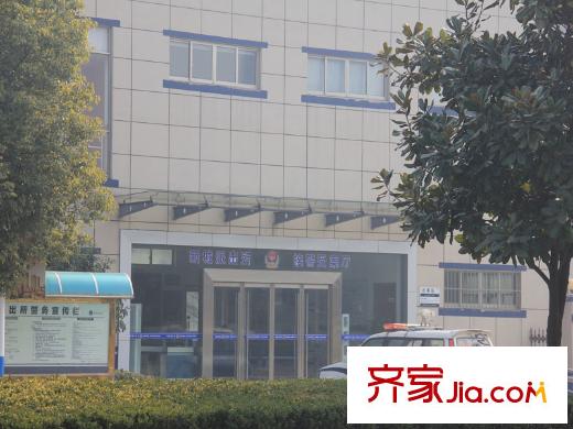 嘉盛龍庭警局