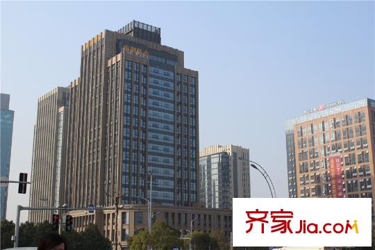 鉑金府邸周邊配套南湖商會大廈（2015.12.29）