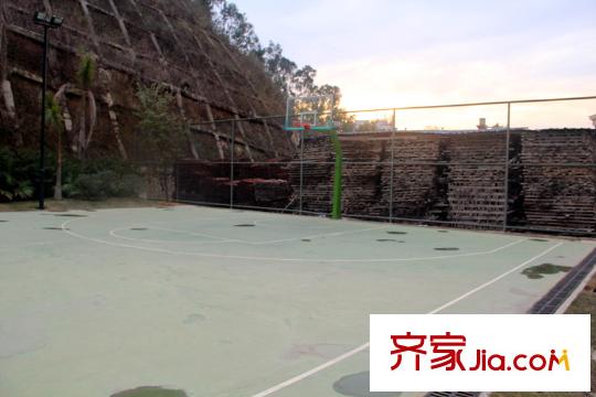 嘉逸園別墅配套圖小區(qū)內(nèi)籃球場