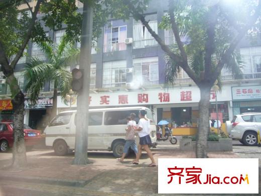 南山公館三期上院小區(qū)北向步行約5分鐘小商鋪20100823