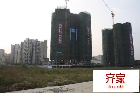 富力現(xiàn)代廣場工程進度20121018